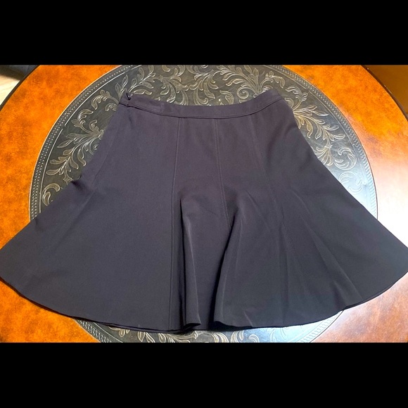 White House Black Market Pleated Black Mini Skirt Sz 8 - Picture 2 of 7